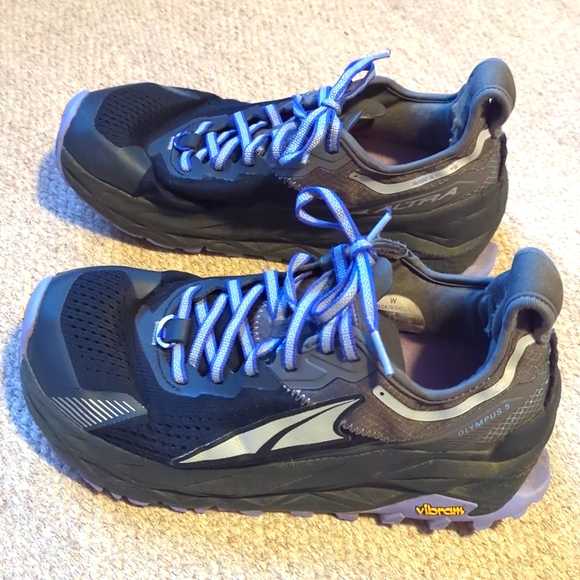 WOMENS ALTRA Olympus 5 Trail running shoe size 8.5 - Picture 2 of 11